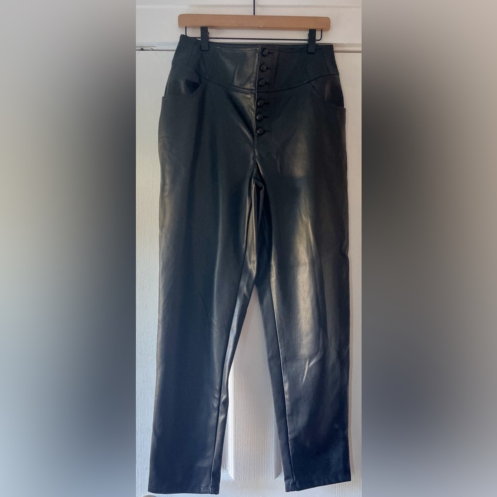 Bar III Faux Leather Black Button Up Pants size‎ 8 NWOT